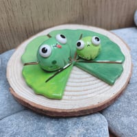 Image 3 of Frogs on lily pad ceramic figurine