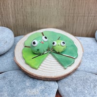 Image 5 of Frogs on lily pad ceramic figurine