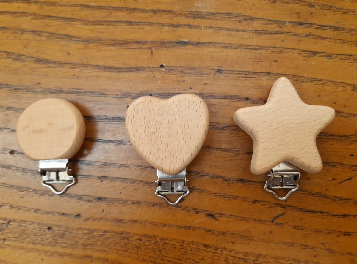 Mola para prende chupetas em madeira - Disponível em loja física