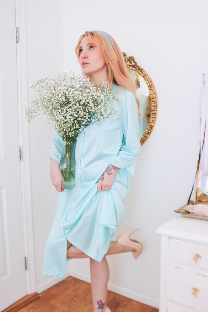 Image of Vintage 1980s Vanity Fair Button Up Pastel Robe (Medium)
