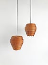 PAREJA DE LÁMPARAS DE CHAPA DE MADERA, AÑOS 60