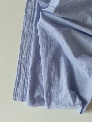 Image of Italiensk skjortestof - mini tern - blå/hvid