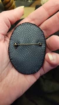 Image 2 of Broche CHATpitre