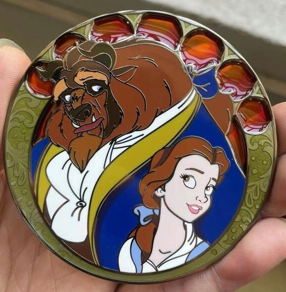 Disney shops Fantasy Pin Beauty & the Beast