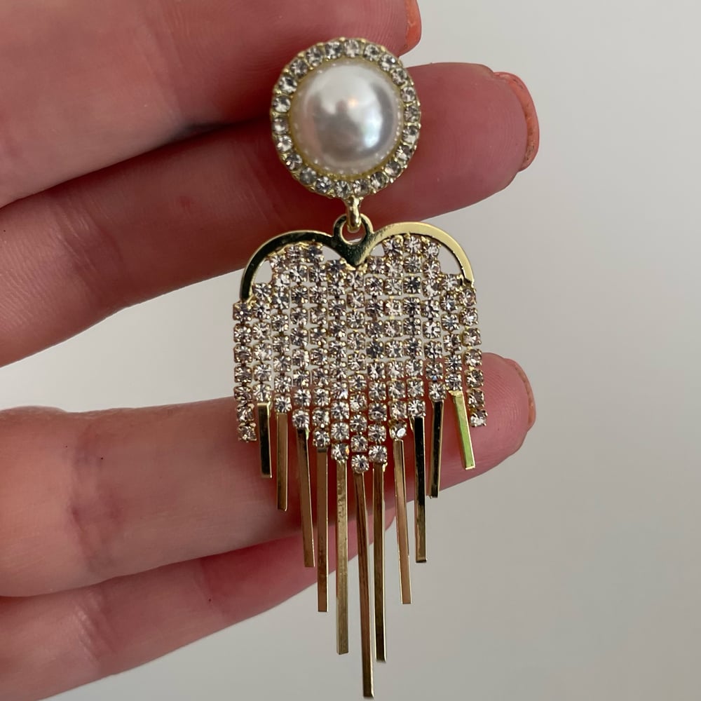 Image of Pearl Diamond Heart Dangles (sizes 2g-00g)