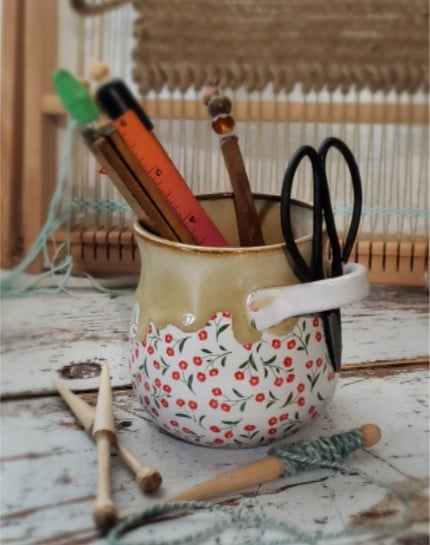 Image of Small Crafter's Catch-all and snips: Wee posies in red