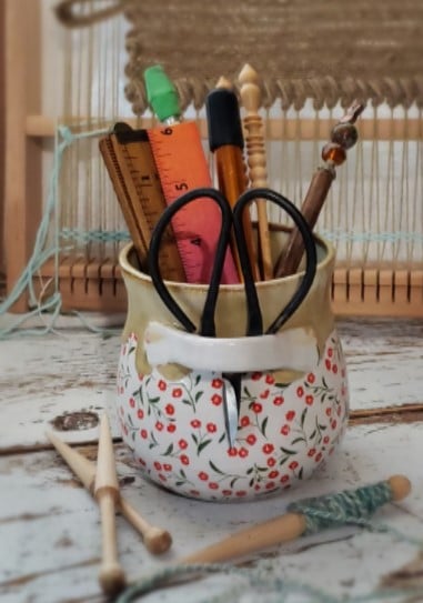 Image of Small Crafter's Catch-all and snips: Wee posies in red