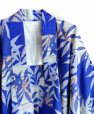 Image of Kimono af silke - violetblå med bambusblad
