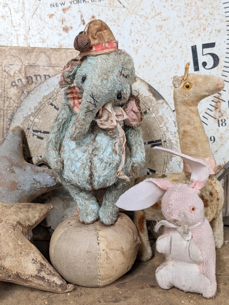 Image of iTTy-biTTy - 5.5" - Vintage Style little Old Fat Elephant by Whendi's Bears...