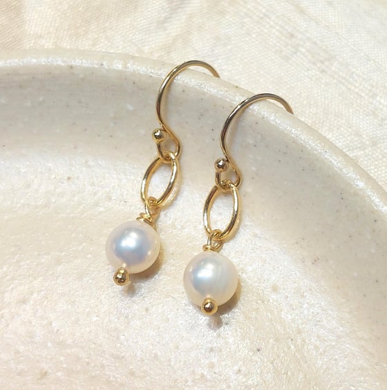 Image of Classic Gold and Pearl Earrings