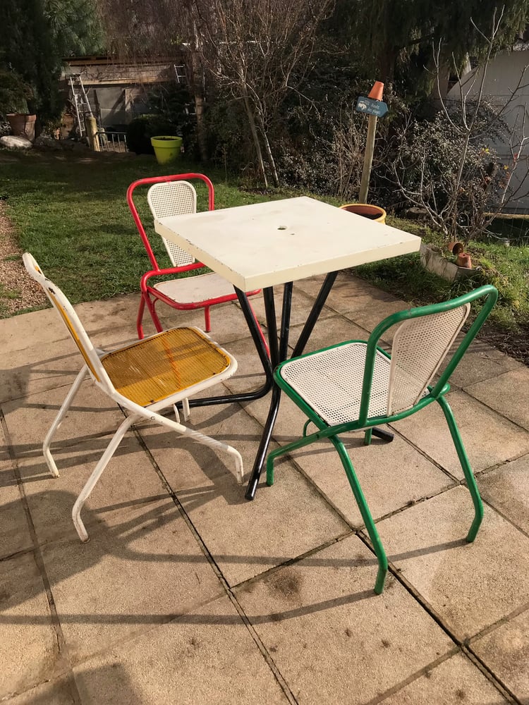 Image of Tables Tolix carrées