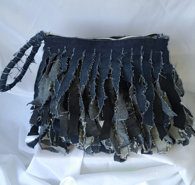 Neverfull cloth clutch bag Louis Vuitton Beige in Cloth - 32571251