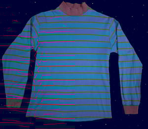 Vintage optical illusion mockneck
