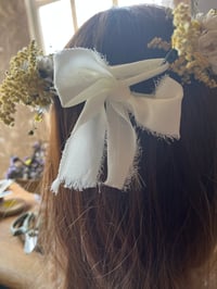 Image 5 of Flower hair garland 