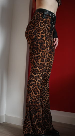 Image of SAMPLE SALE -  Highwaisted wildcat flare pants in brown (Size S)