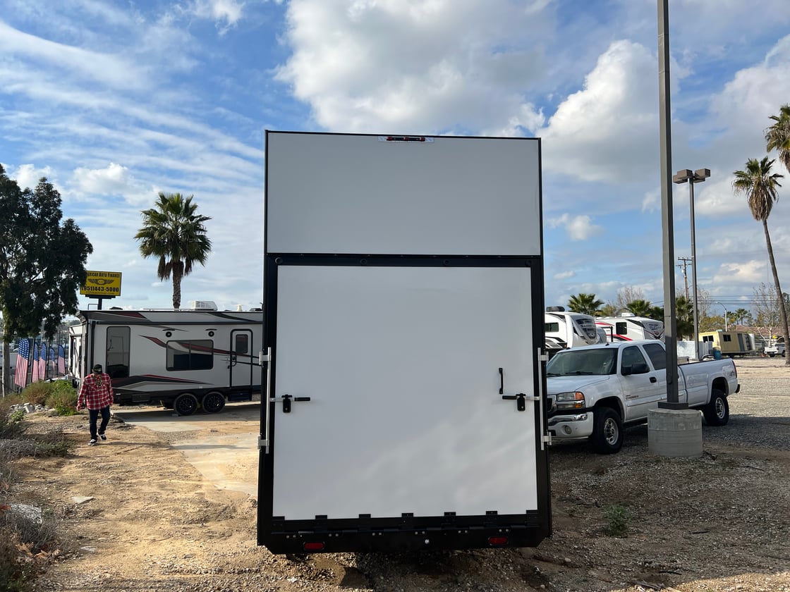 Image of King Race Trailers Stacker 28' +4' X8.5'X10' V nose