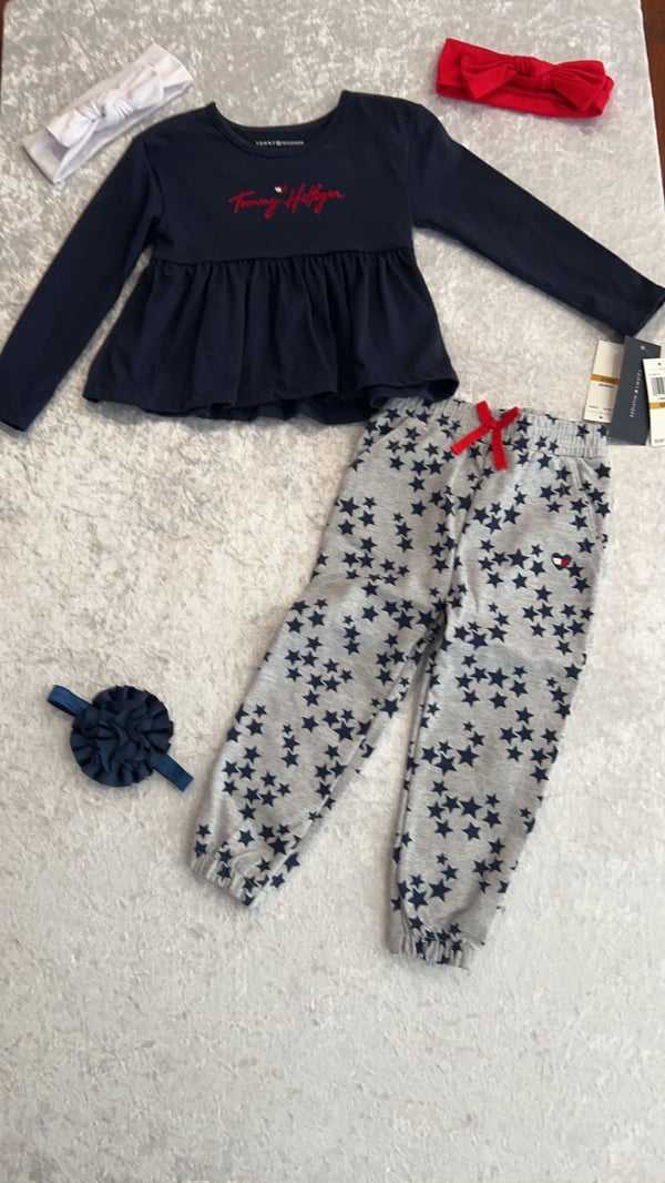 Image of Tommy Hilfiger 2 piece set Navy/stars