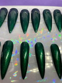Image 3 of EMERALD GREEN SPARKLY STILLETO LONG NAILS 