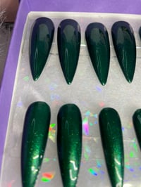 Image 4 of EMERALD GREEN SPARKLY STILLETO LONG NAILS 