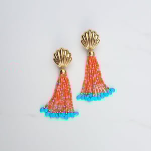 MAUNA KEA Large Shell Tassel Earrings