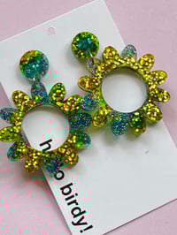 Image 2 of Flora earring Sunshine yellow