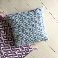 Image 1 of Leafy pillow - english