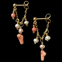 Image 1 of CHAÎNE CORAL and PEARL Earring