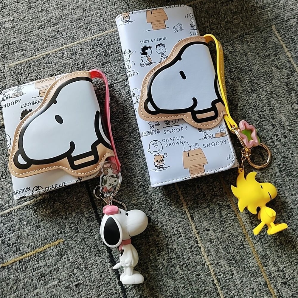 Image of Peanuts Vegan leather wallet + 3D Keychain