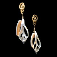 Image 5 of NUAGES BAROQUE Earring Petite - Sea Conch Slice