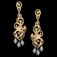 Image 1 of NUAGES BAROQUE Earring Big - 3 Caviar Pearls