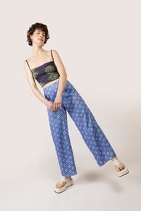 Image 1 of PANTALONE PERÙ BANDANA BLU €143 - 50%