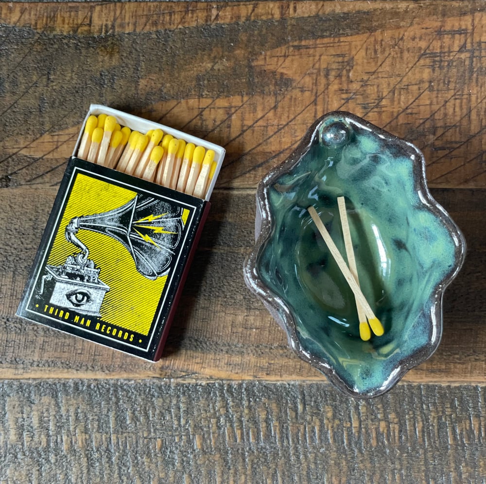 Image of aqua vulva dish