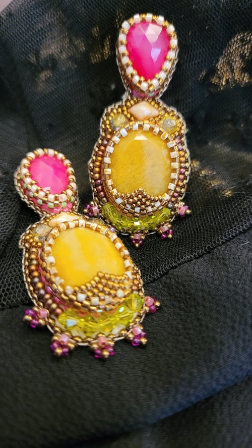 Image of Boucles d'oreilles brodées TROPIK