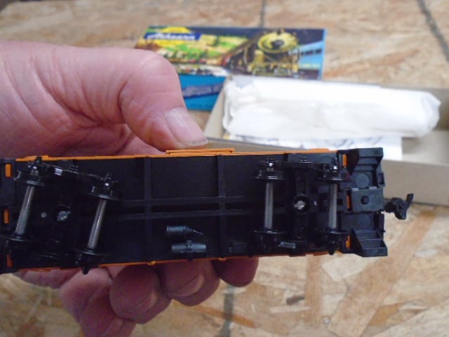 ATHEARN HO SCALE 257 RIO GRANDE WIDE VISION CABOOSE