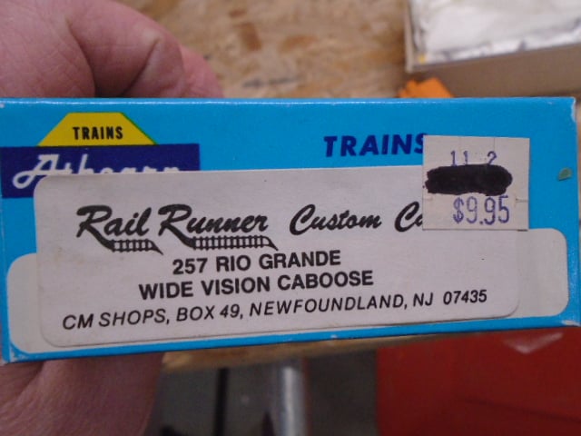 ATHEARN HO SCALE 257 RIO GRANDE WIDE VISION CABOOSE