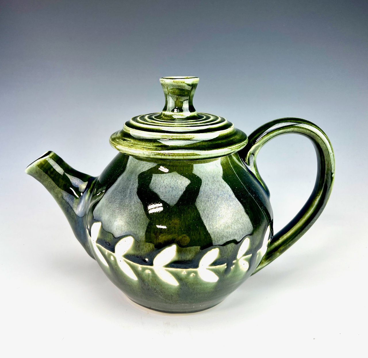 Image of Teapot with botanical embellishment (CDGC)