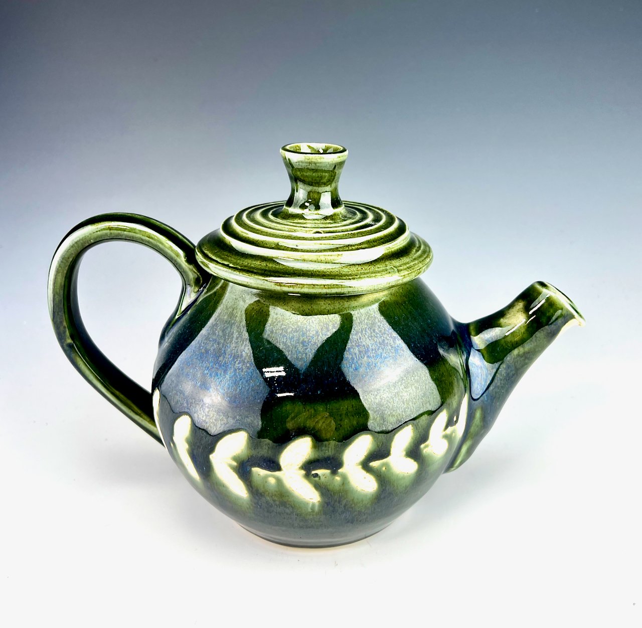 Image of Teapot with botanical embellishment (CDGC)