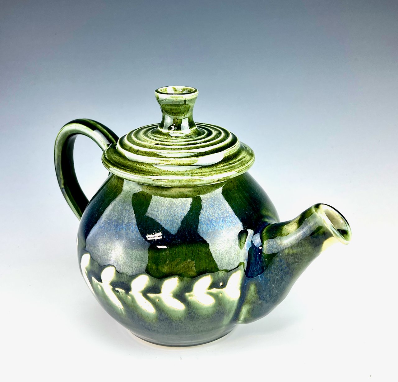 Image of Teapot with botanical embellishment (CDGC)