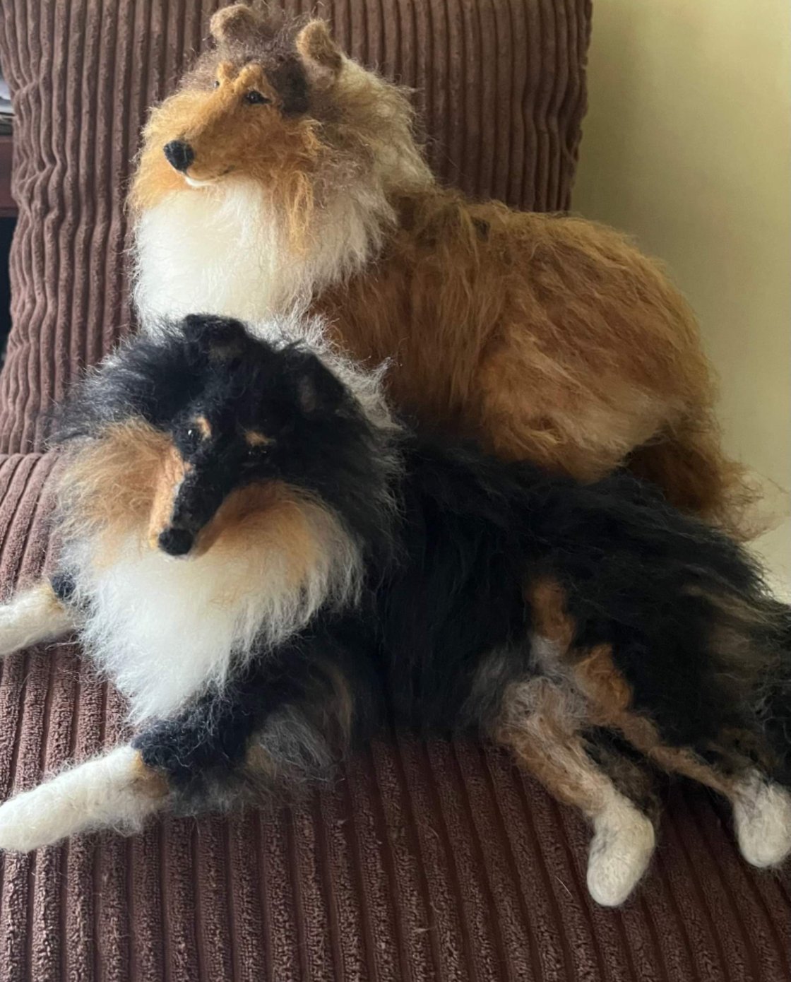 Image of 14"Large Laying down rough Collie