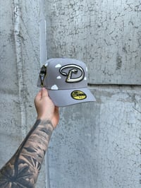 Image 1 of GREEN BRIM GRAY PARTLY CLOUDY ARIZONA DIAMONDBACKS CUSTOM FITTED CAP