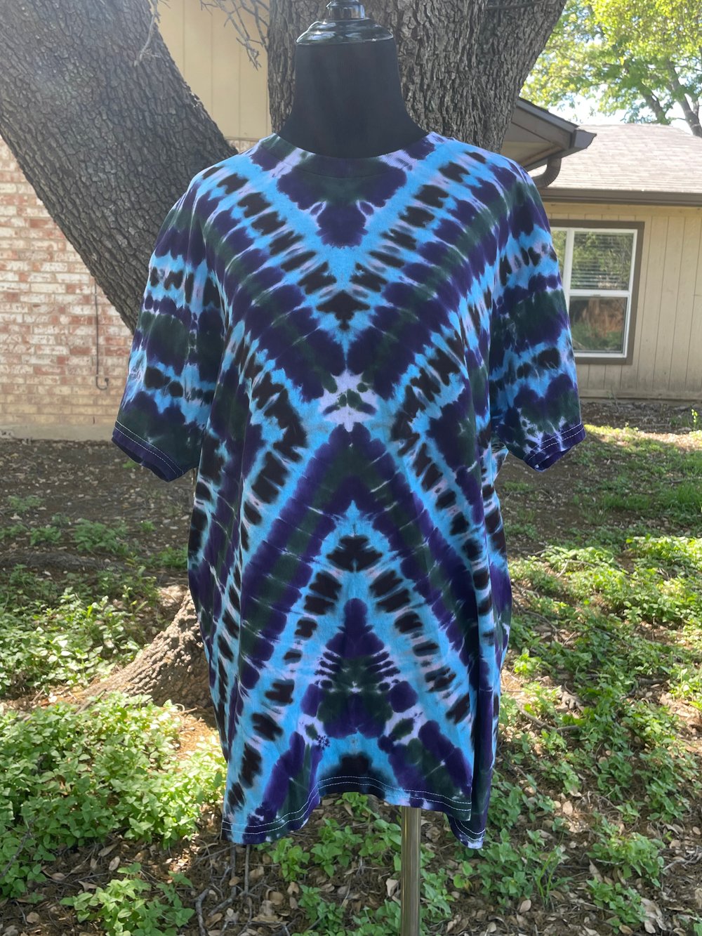 Image of X-pattern Tie Die Shirt