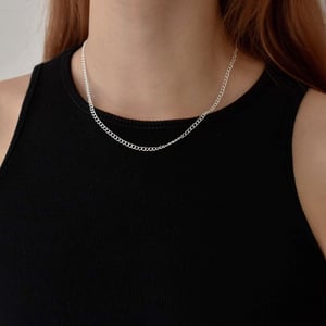 Image of Classic Curb thin band silver chain necklace
