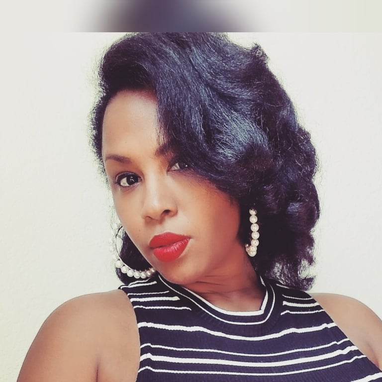 Pearly Pearl Hoops Image 2