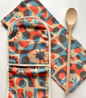 Image of Miro Print Oven Gloves & Tea Towel