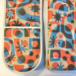 Image of Miro Print Oven Gloves & Tea Towel