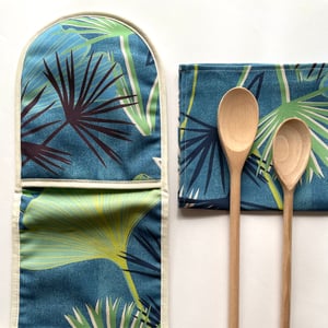 Image of Ginkgo Jungle Oven Gloves and Tea Towel - Blues