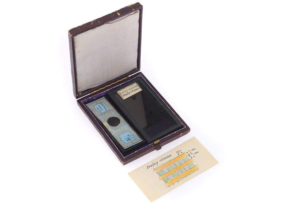 Image of Louis Dufay: microscope slide of Dufay colour screen, ca. 1940