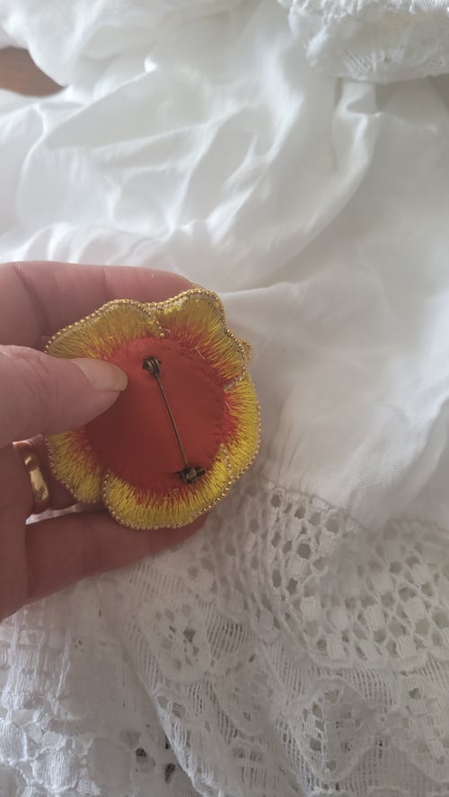 Image of broche broderie HIBISCUS