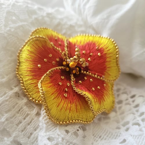 Image of broche broderie  HIBISCUS