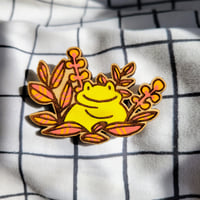 Image of Foliage Froggy pin